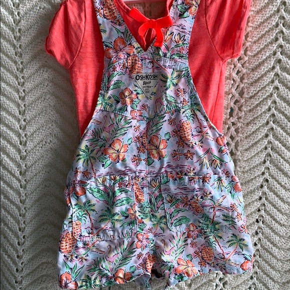 Adorable Hawaiian 🌺 print short-all with onesie - Picture 3 of 3